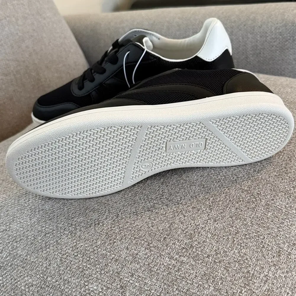 Old Navy Black Low Top Sneaker